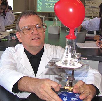 Dalian Teacher Shortlisted for US$1 Million Teaching Prize